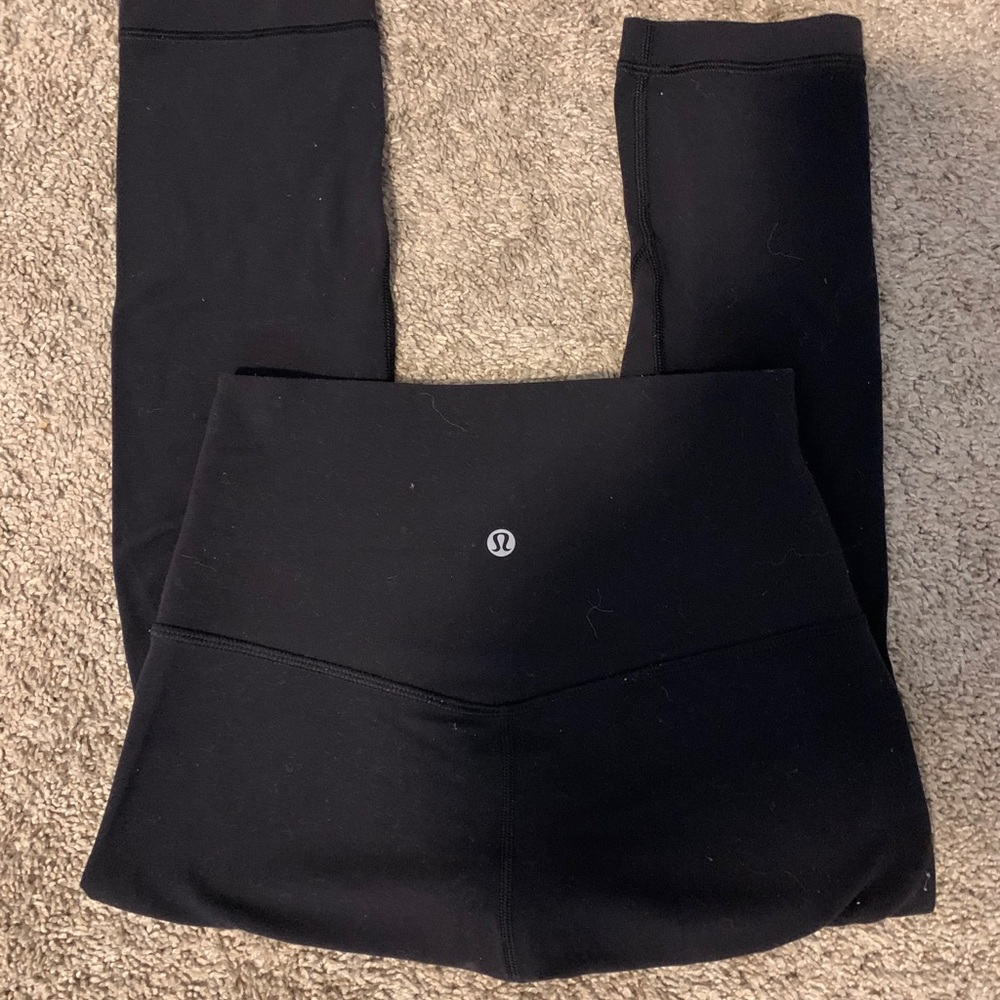 Black lululemon leggings cropped